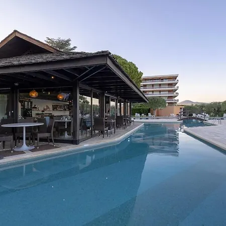 Stunning Sea View 2 Bedroom In Appartement