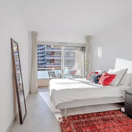 Stunning Sea View 2 Bedroom In Appartement